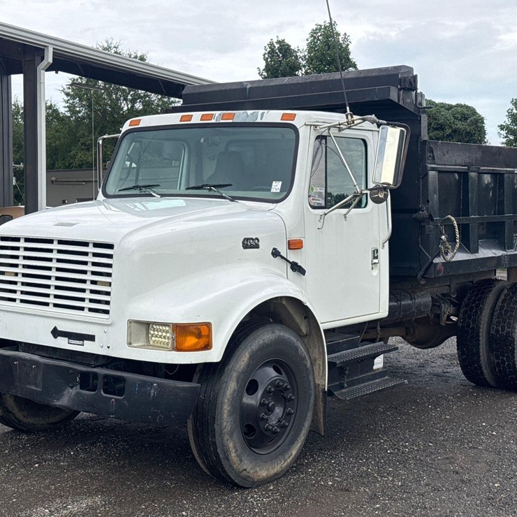 2001 INTERNATIONAL 4700