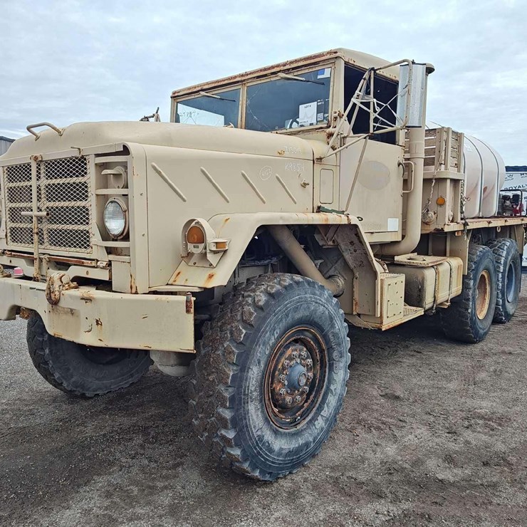 1987 AM General Corp M9235 6x6 1,600 Gallon T/A Water Truck