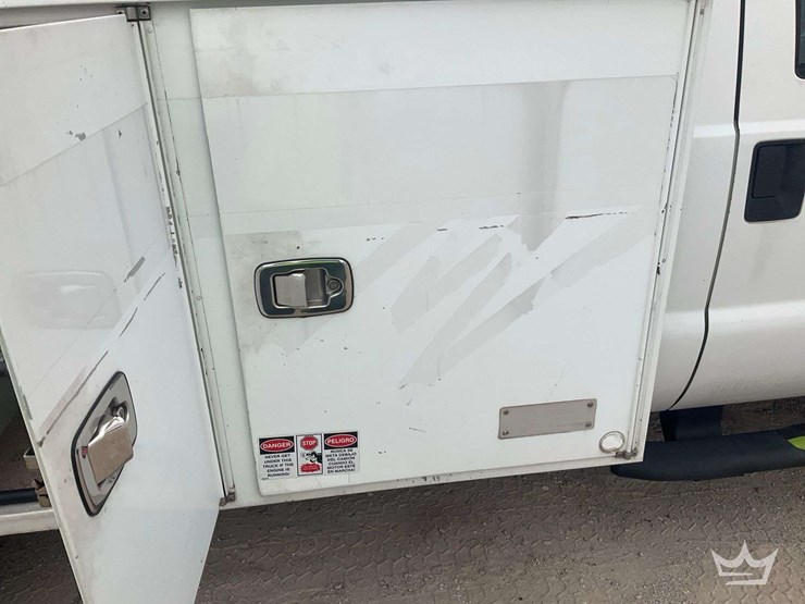 2014-ford-f550-image-28