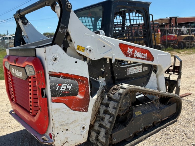 2022-bobcat-t64-image-4