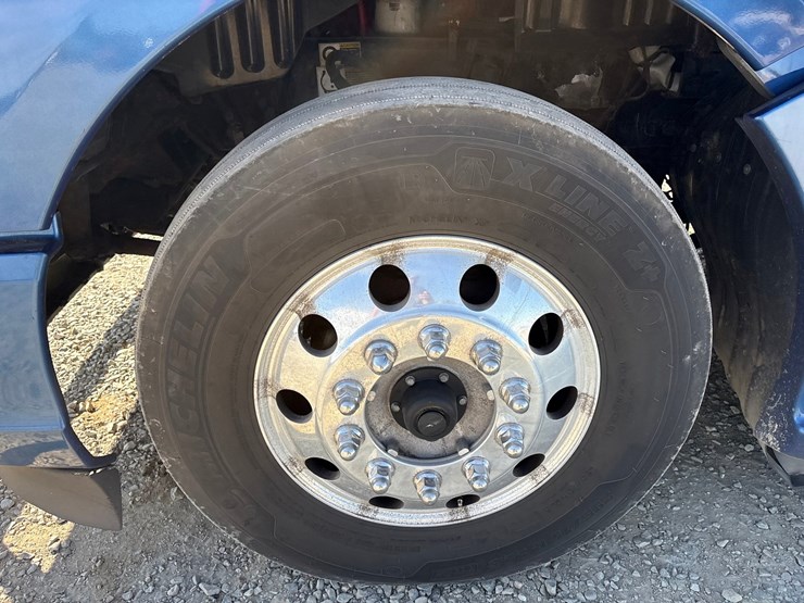 2018-kenworth-t680-image-100