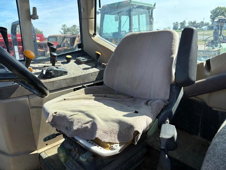 john-deere-6405-image-18