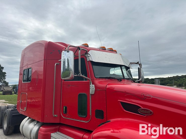 2012-peterbilt-386-image-18