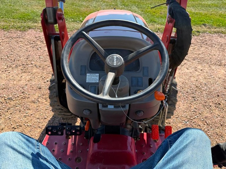 case-ih-farmall-40a-image-39