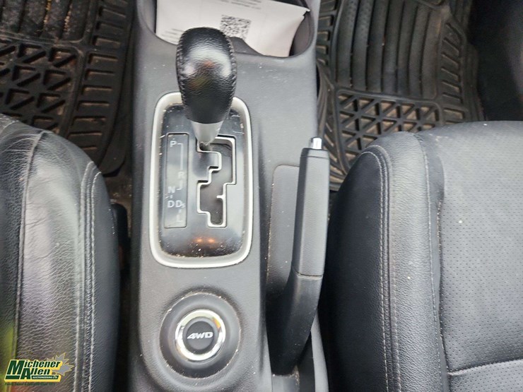2014-mitsubishi-outlander-image-18