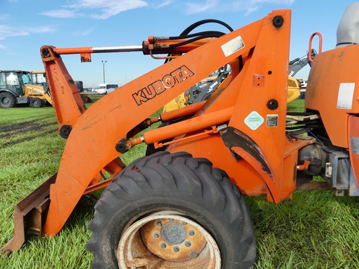 2006-kubota-r520-image-7