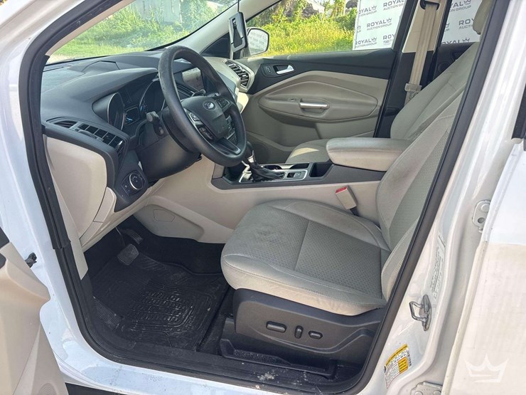 2017-ford-escape-image-12