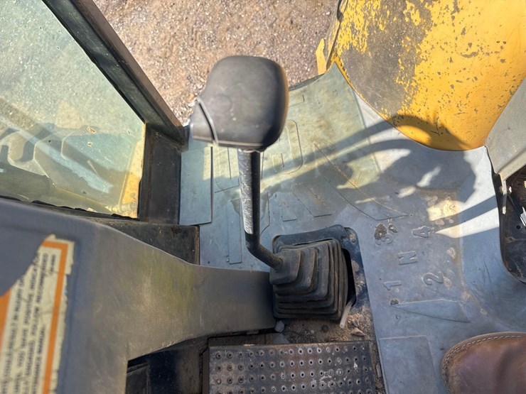 1998-caterpillar-416c-image-35