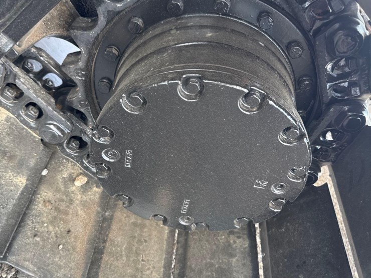 2021-hitachi-zx135us-6-image-21