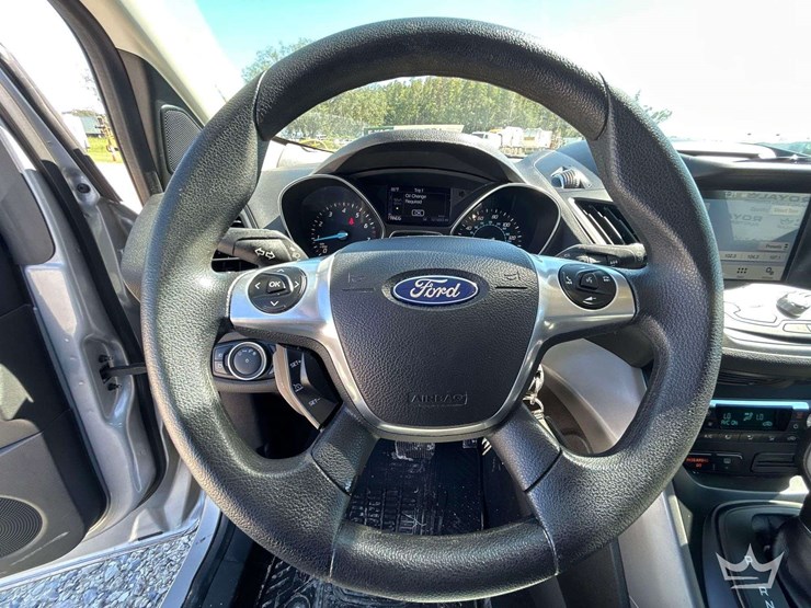 2016-ford-escape-image-11
