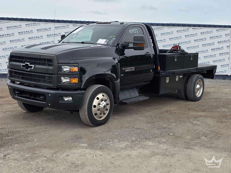 2019-chevrolet-silverado-4500hd-image-1