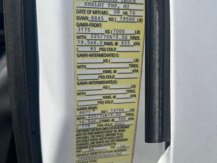 2016-ford-f550-image-25