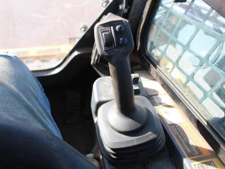 2024-deere-333g-image-15