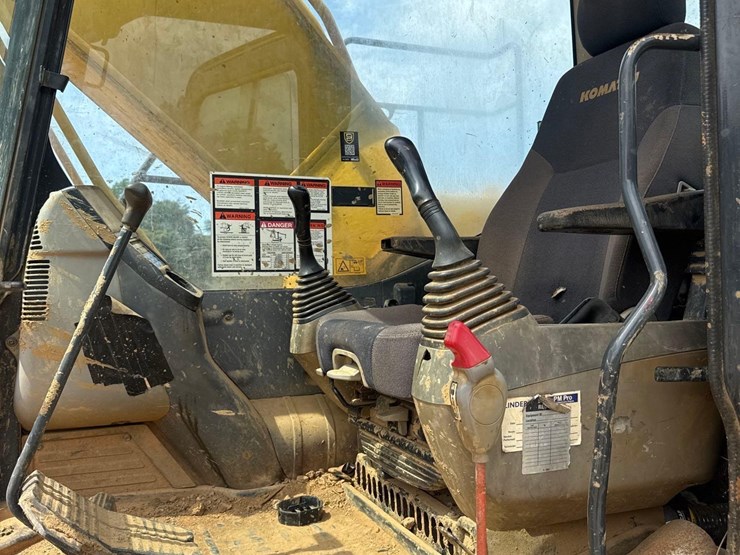 2014-komatsu-pc210-lc-10-image-23