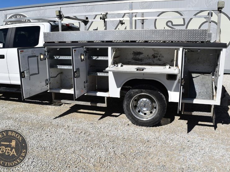 2020-ford-f550-xl-image-29