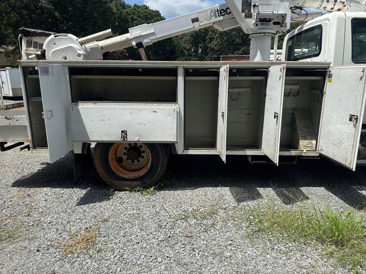 2006-international-durastar-4200-image-13