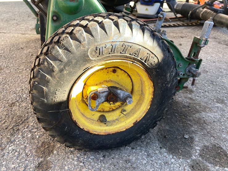 #1852-•-john-deere-greens-mower-image-4