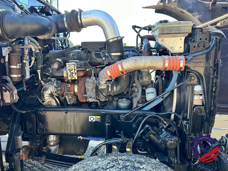 2016-peterbilt-367-image-39