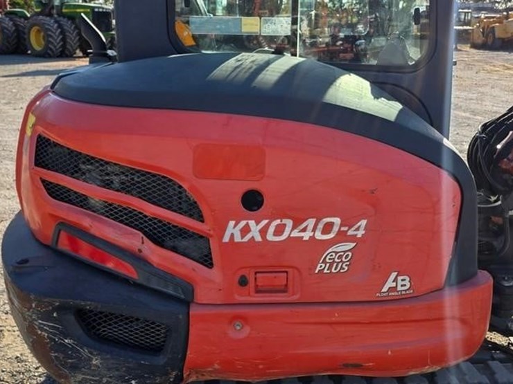 2017-kubota-kx040-4-image-27