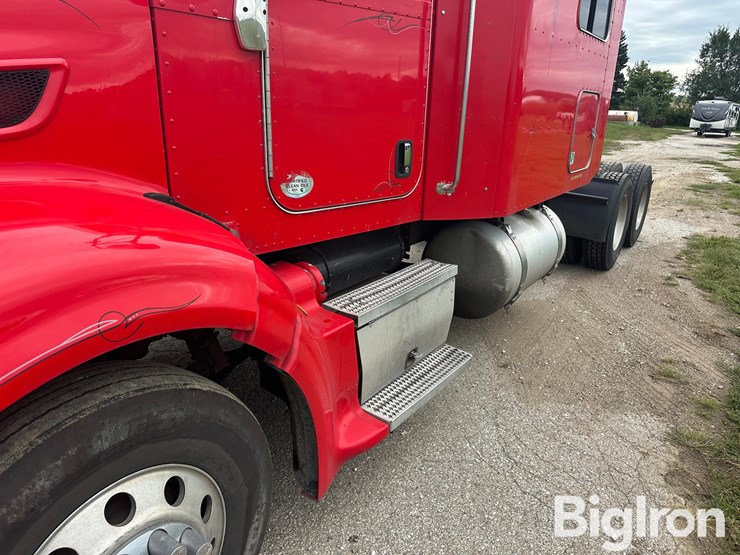 2012-peterbilt-386-image-10