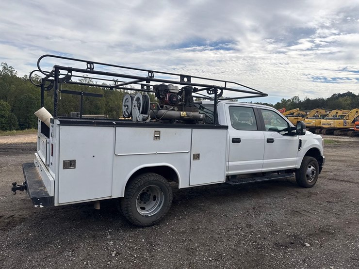 2020-ford-f350-xl-image-7