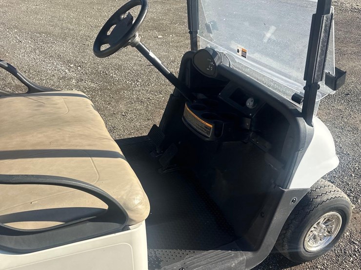 e-z-go-elite-4-passenger-golf-cart-image-12