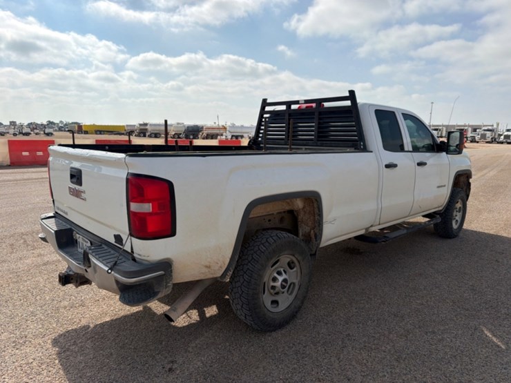 2018-gmc-sierra-2500hd-image-4
