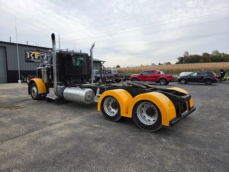 1994-peterbilt-379-image-3