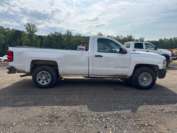 2017-chevrolet-silverado-1500-image-6