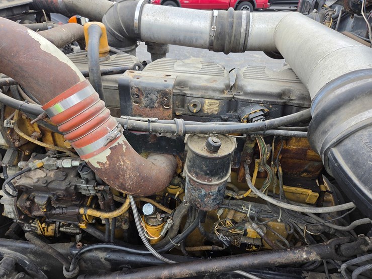 1994-peterbilt-379-image-30