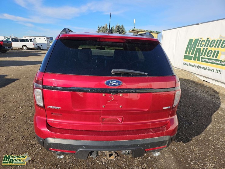 2015-ford-explorer-image-10