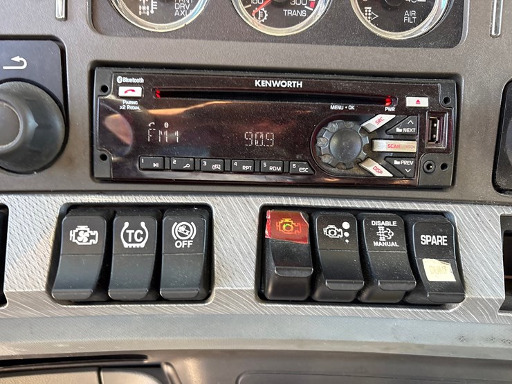 2018-kenworth-t680-image-79