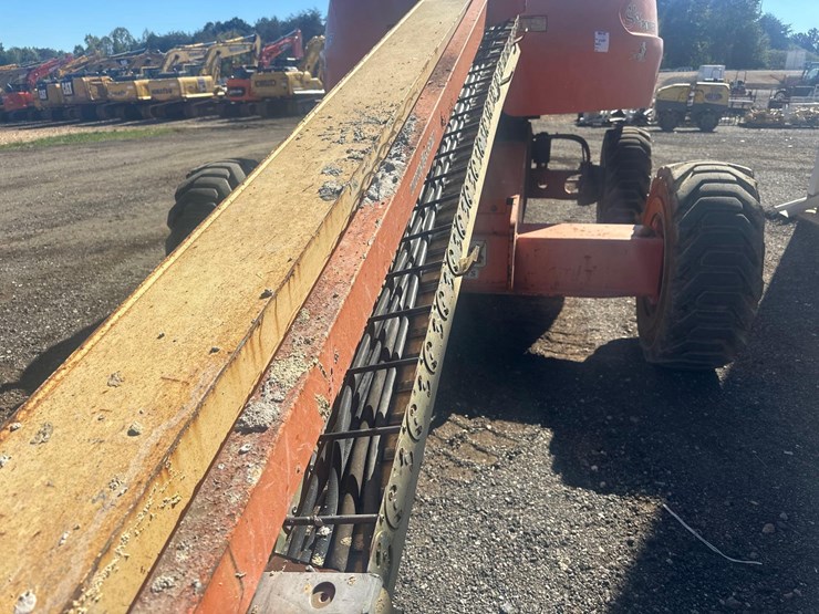 2013-jlg-400s-image-27