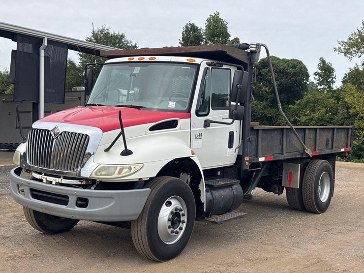 2006-international-durastar-4400-image-1