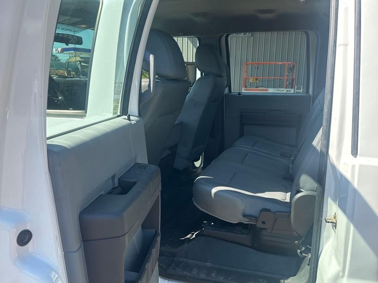 2016-ford-f550-image-21