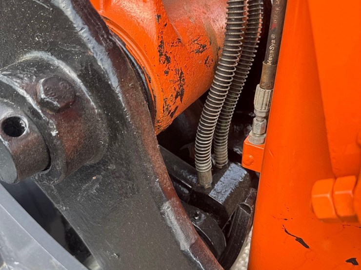 2021-hitachi-zx135us-6-image-13