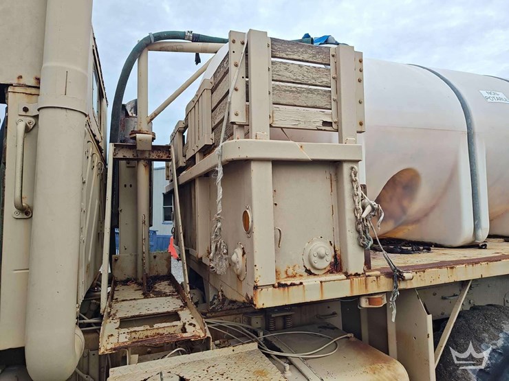 1987-am-general-corp-m9235-6x6-1,600-gallon-t/a-water-truck-image-5