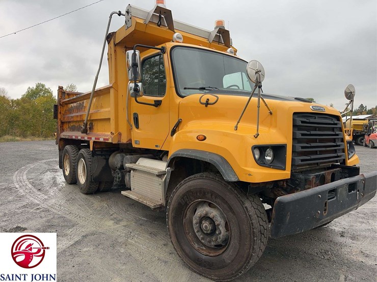 2014-freightliner-114sd-image-3