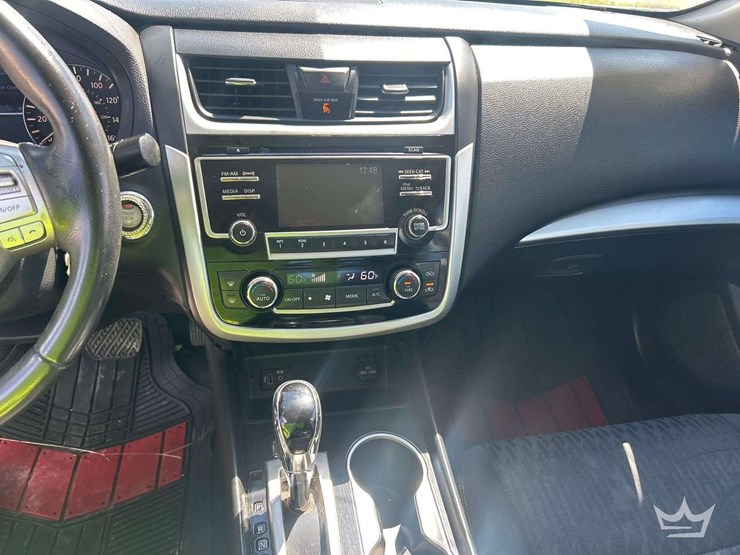 2018-nissan-altima-sedan-image-15