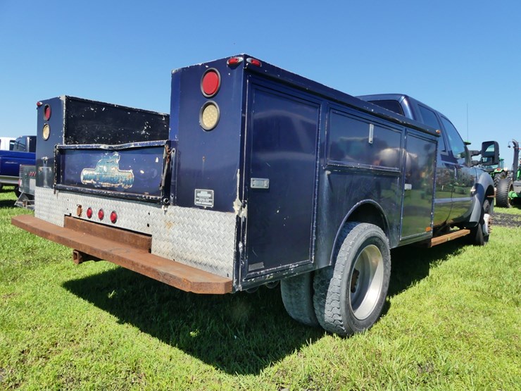 2013-ford-f550-lariat-image-3
