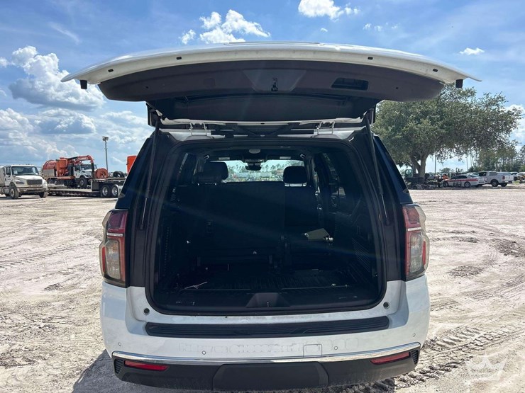 2023-chevrolet-tahoe-image-27