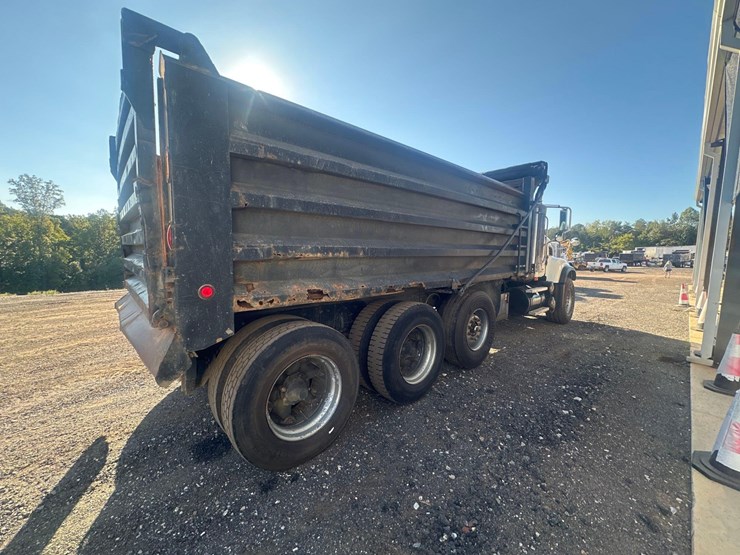 2006-mack-granite-cv713-image-12