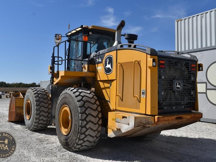 2021-deere-744l-image-6