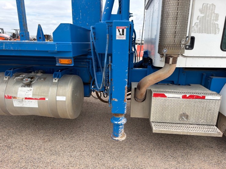 2008-peterbilt-365-image-4