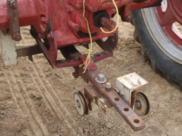 farmall-"c"-gas-narrow-front-image-14