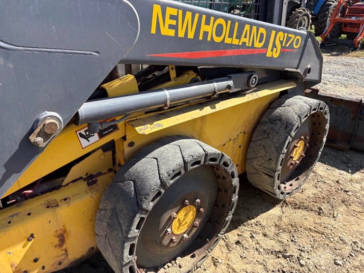 new-holland-ls170-image-8