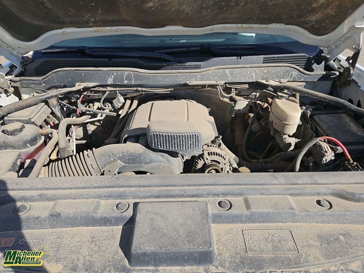 2015-chevrolet-silverado-2500hd-lt-image-27