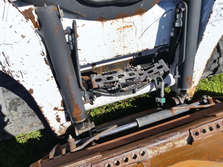 2015-bobcat-t770-image-11