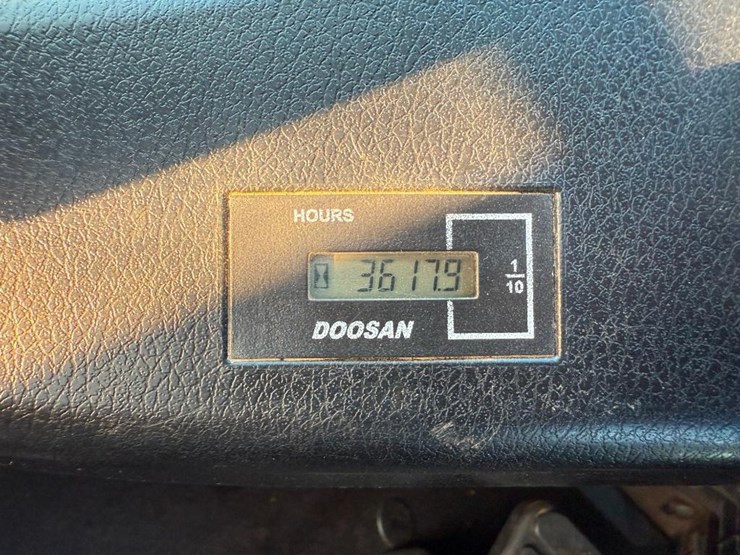 2017-doosan-dl250-5-image-56