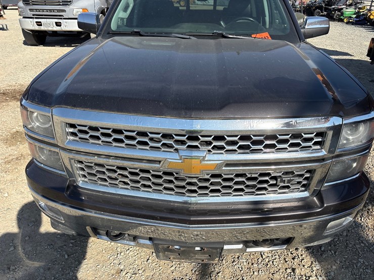 2015-chevrolet-1500-image-25
